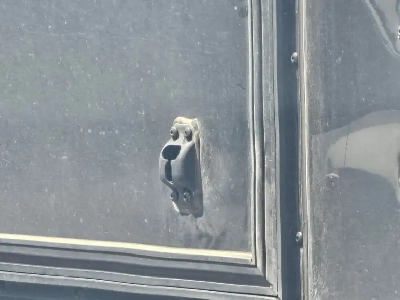 30 фото, после которых вы начнете подозревать каждую розетку в наличии души парейдолия, лица, предметы, фото, приколы, подборка, удивительное рядом