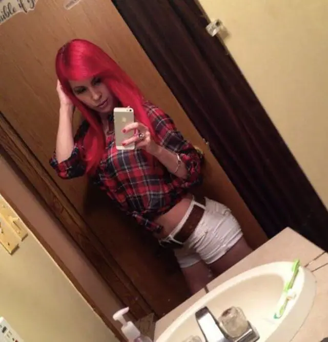 Почему они так любят себя фотографировать? 21 кадр, от которого не оторваться