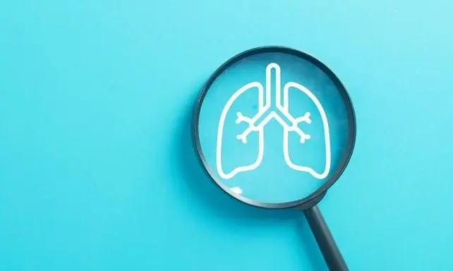 Проверь свои легкие за 5 секунд: симптом, который видно на пальцах
