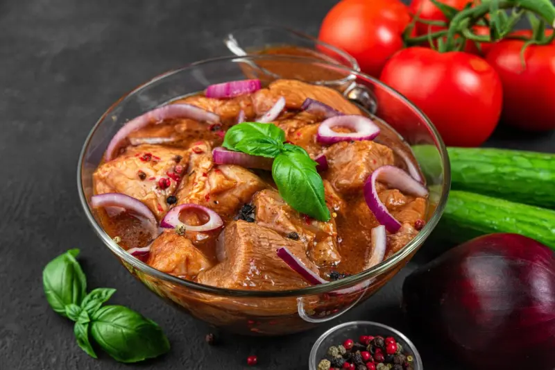 Ностальгический вкус: готовим шашлык из свинины по советскому рецепту с уксусом шашлык, свинина, маринад, уксус, рецепт, СССР, готовка, мясо