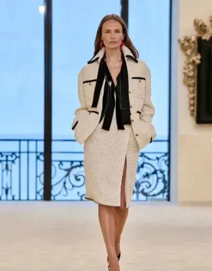 Сказка в Биаррице: Наташа Поли показала закулисье показа Chanel Наташа Поли, Chanel, показ мод, Биарриц, круизная коллекция, бэкстейдж, модели, Матье Блази, Анна Вьялицына