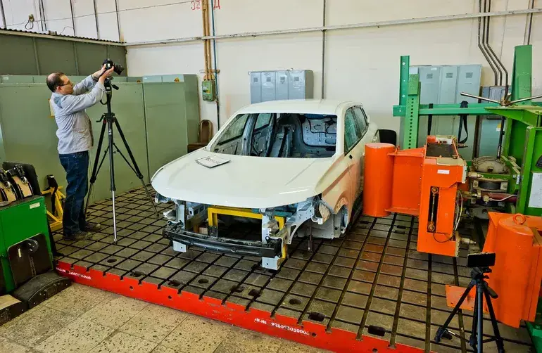 Пытки «Азимута»: Как новый кроссовер Lada готовили к суровой реальности Lada Azimut, АвтоВАЗ, кроссовер, испытания, краш-тест, климат, коррозия, безопасность, Евро-6, 2026
