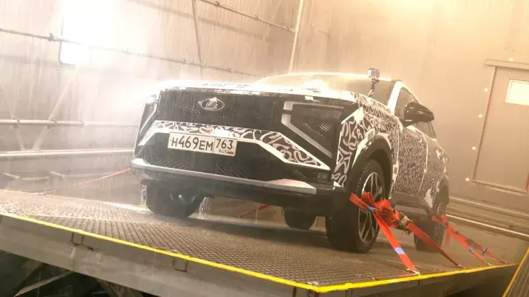Пытки «Азимута»: Как новый кроссовер Lada готовили к суровой реальности Lada Azimut, АвтоВАЗ, кроссовер, испытания, краш-тест, климат, коррозия, безопасность, Евро-6, 2026