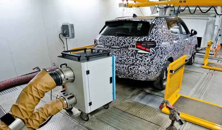 Пытки «Азимута»: Как новый кроссовер Lada готовили к суровой реальности Lada Azimut, АвтоВАЗ, кроссовер, испытания, краш-тест, климат, коррозия, безопасность, Евро-6, 2026