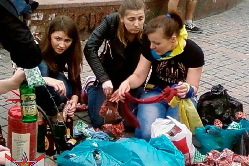 12 лет спустя: где сейчас те самые девушки из Одессы с «коктейлями»?