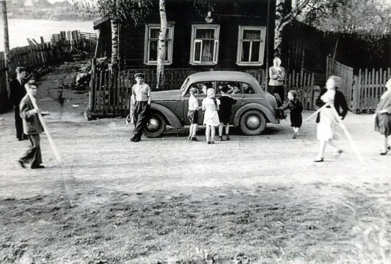 Ленинград-1953: похороны вождя, женщины у станков и стильные пижоны на Дворцовой ленинград 1953, история ссср, ретро фото, галерная улица, смерть сталина, газ-69, невский проспект