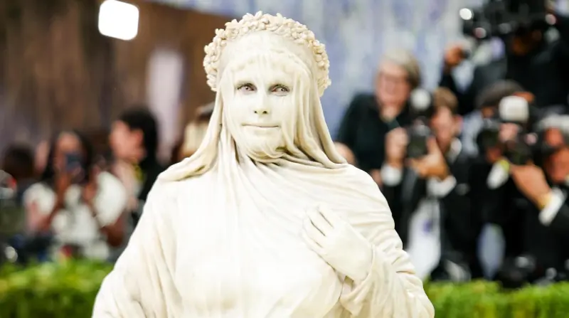 Скандальный бал: Met Gala-2026 и его самые странные образы Met Gala, мода, скандал, звезды, Джеф Безос, Хайди Клум, наряды