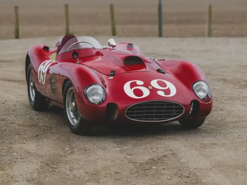 Легендарный Ferrari, на котором ездил сам Шелби, выставили на торги