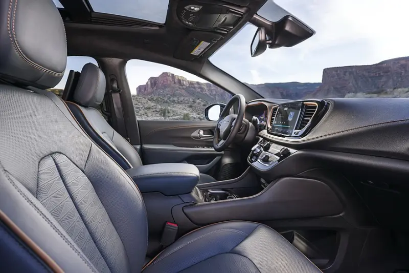 Chrysler скорректировал цены на обновлённый минивэн Pacifica Chrysler Pacifica, минивэн, цены на авто, рестайлинг, Stellantis, Pentastar, полный привод, 2026 год