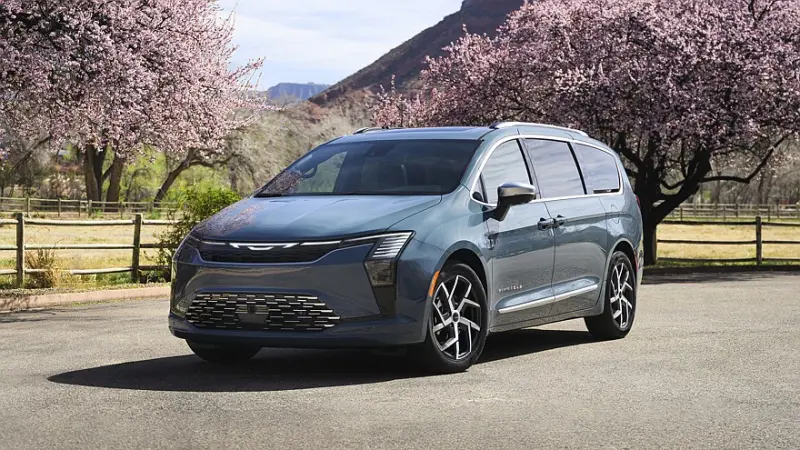 Chrysler скорректировал цены на обновлённый минивэн Pacifica Chrysler Pacifica, минивэн, цены на авто, рестайлинг, Stellantis, Pentastar, полный привод, 2026 год