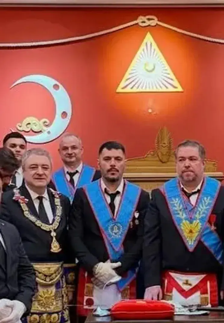 Рэпер Птаха возглавил масонскую ложу в Москве Птаха, масоны, масонская ложа, Давид Нуриев, Святой Грааль, Тимати, Лана Реутова, церемония инициации, рэп, новости