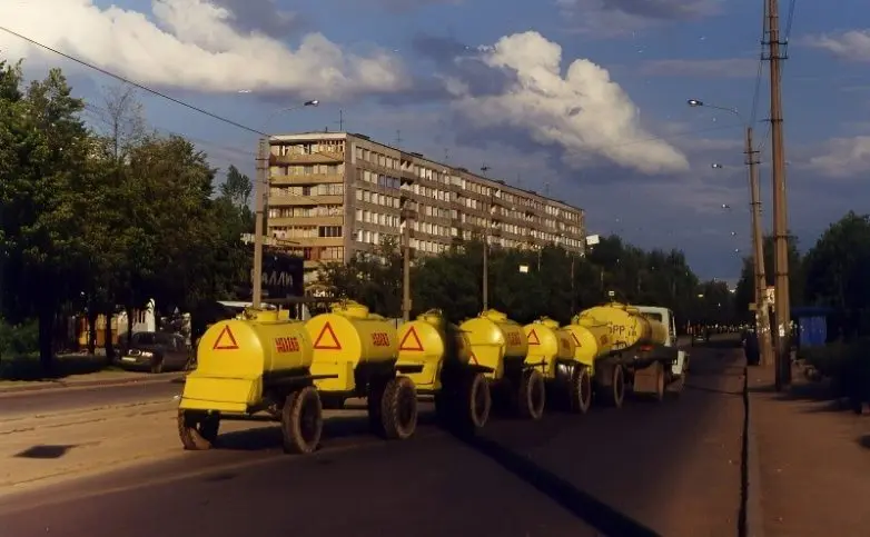 Вспоминаем 90-е: 25 атмосферных кадров из прошлого века