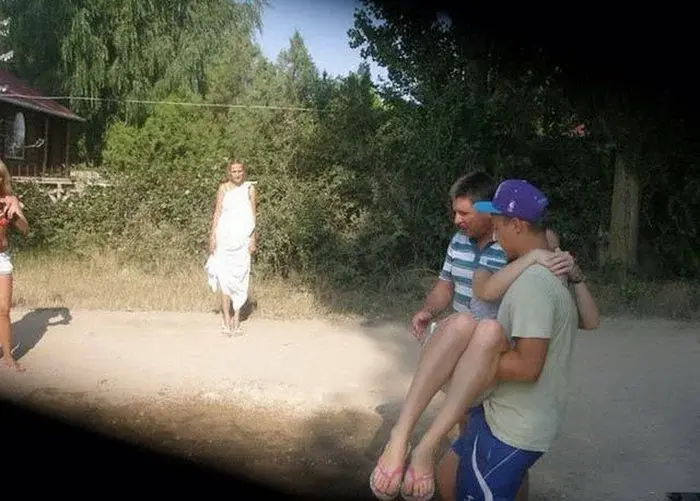 22 фото, которые заставят ваш мозг работать в авральном режиме оптические иллюзии, приколы, фото, обман зрения, ракурс, мозг