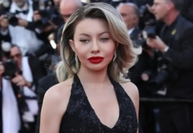Российский след в Каннах: Надежда Стрелец засветилась на открытии кинофестиваля Надежда Стрелец, Канны, кинофестиваль, светская хроника, звезды, скандал, мода, красная дорожка