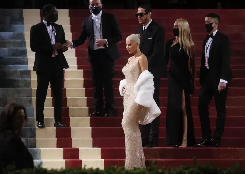 Пятьдесят оттенков голого: как naked dress захватили мир голое платье, naked dress, Канны, Мэрилин Монро, Ким Кардашьян, Шер, Бьянка Цензори, мода, знаменитости, красная дорожка