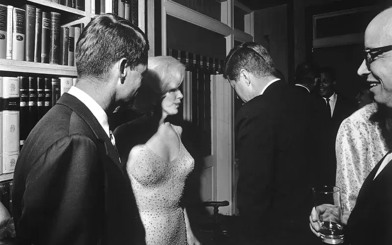 Пятьдесят оттенков голого: как naked dress захватили мир голое платье, naked dress, Канны, Мэрилин Монро, Ким Кардашьян, Шер, Бьянка Цензори, мода, знаменитости, красная дорожка