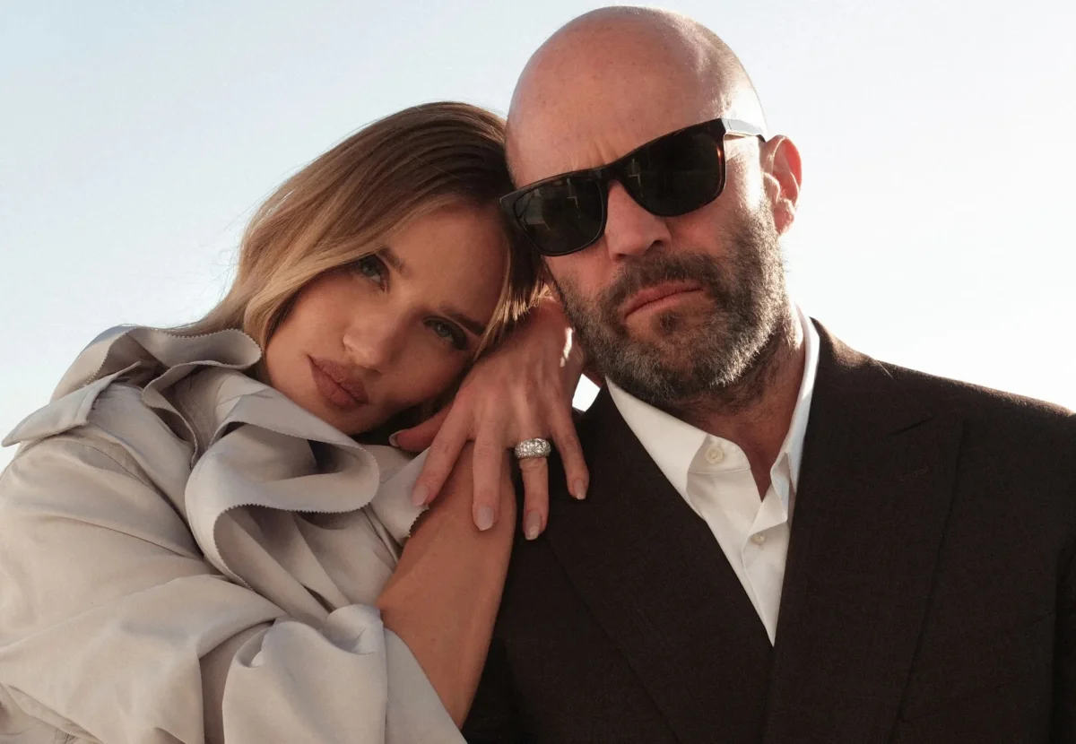Стильная пара: Рози и Джейсон на открытии Burberry в Антибе Рози Хантингтон-Уайтли, Джейсон Стэтхем, Burberry, знаменитости, мода, Канны, звездная пара, открытие
