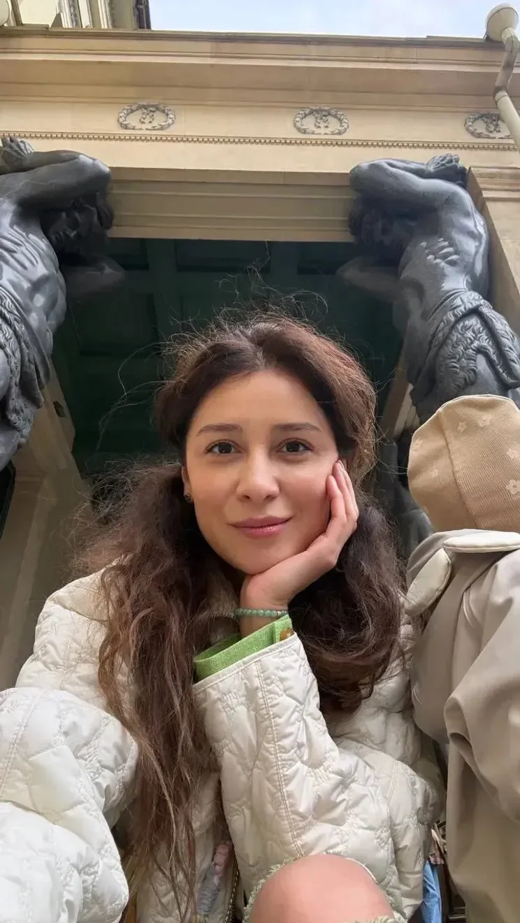 Равшана Куркова и её дети: семейная прогулка по Северной столице Равшана Куркова, дети, Санкт-Петербург, Летний сад, Эрмитаж, Гаспар, Самира, фото, инстаграм, знаменитости