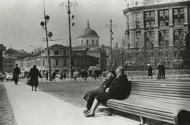 Забытые кадры: от мима в парке до спасения города собаками ретро, история, фотографии, знаменитости, СССР, 20 век, интересные факты