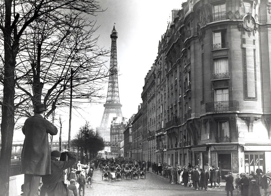 Как жили парижане в «ревущие двадцатые»: 20 атмосферных снимков Париж, 1920-е, история, ретро, Франция, фото, джаз, ревущие двадцатые