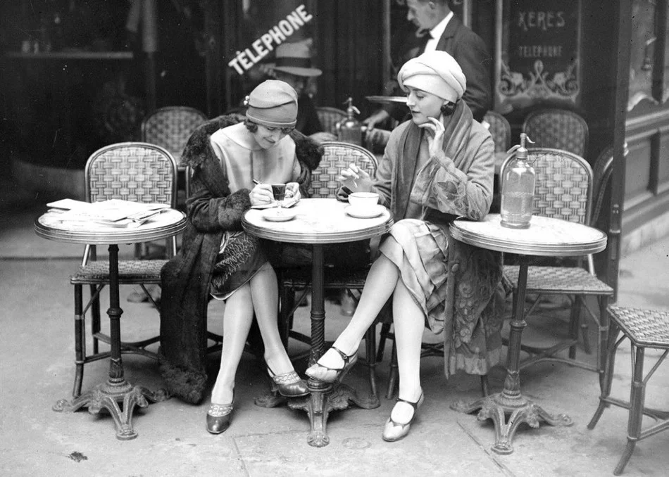 Как жили парижане в «ревущие двадцатые»: 20 атмосферных снимков Париж, 1920-е, история, ретро, Франция, фото, джаз, ревущие двадцатые