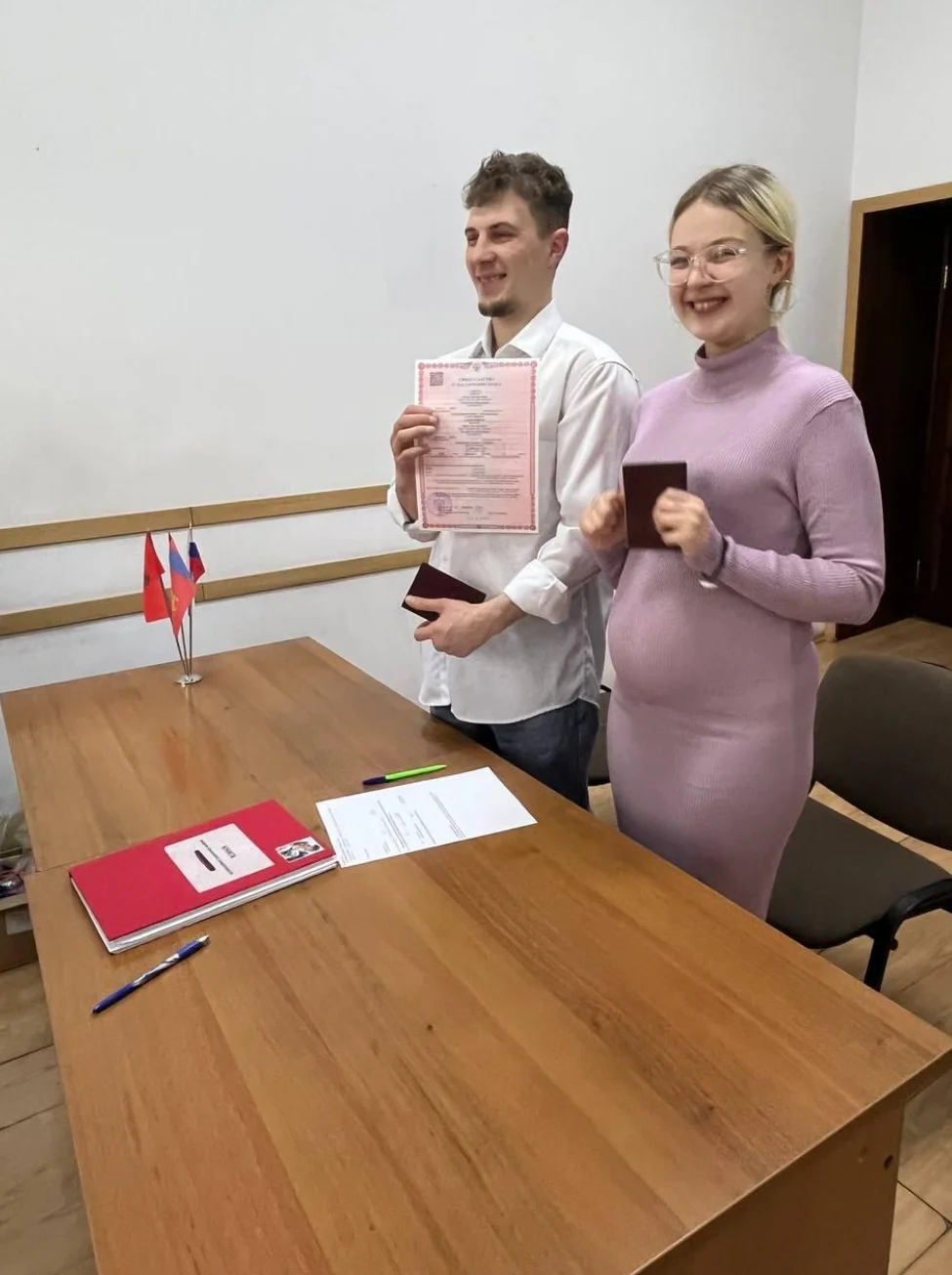 20-летняя мать-одиночка из «Пусть говорят» родила второго ребенка и раскрыла его пол Дарья Суднишникова, Пусть говорят, роды, дети, блогер, скандал, семья, Эмилия, Артур Столетов, второй ребенок, новости