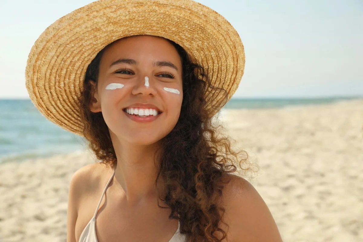 Почему SPF нужен каждый день: 5 фатальных ошибок в защите от солнца SPF, солнцезащита, уход за кожей, косметология, ошибки, мифы