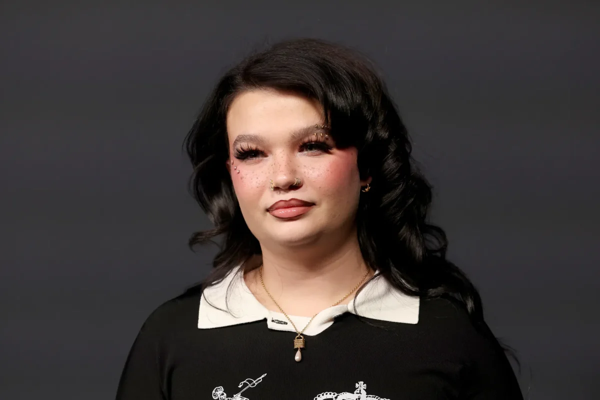 «Искусство — это действительно все, что у нас есть»: Лола Янг открывает новую серию концертов Apple Music Лола Янг, Apple Music, Music Room, концерт, живое выступление, Lola Young, премьера, музыка, эмоции