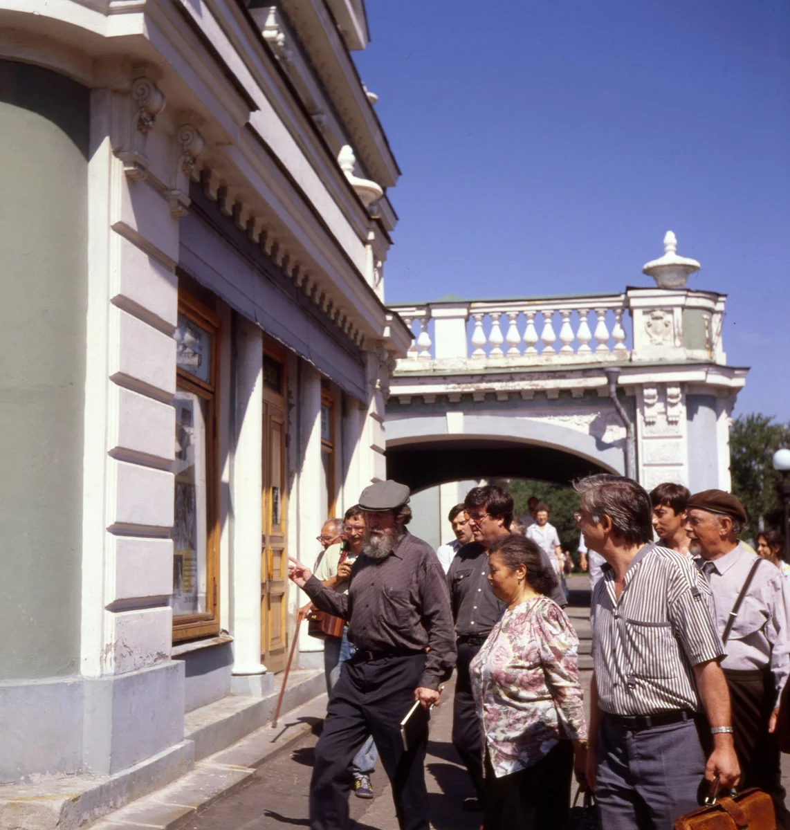 Россия 1994 года в архивных кадрах: от МММ до приезда Солженицына 1994 год, россия, ммм, солженицын, архивные фото, 90-е, пугачёва, киркоров, ельцин, суздаль, владивосток, псков