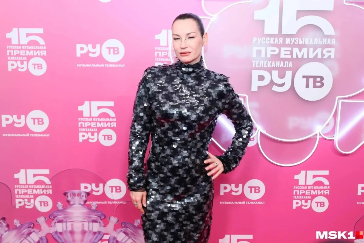 Самые красивые гостьи премии телеканала РУ.ТВ-2026 премия РУ.ТВ, красная дорожка, звезды, наряды, культурный код, Настасья Самбурская, Валя Карнавал, Zivert