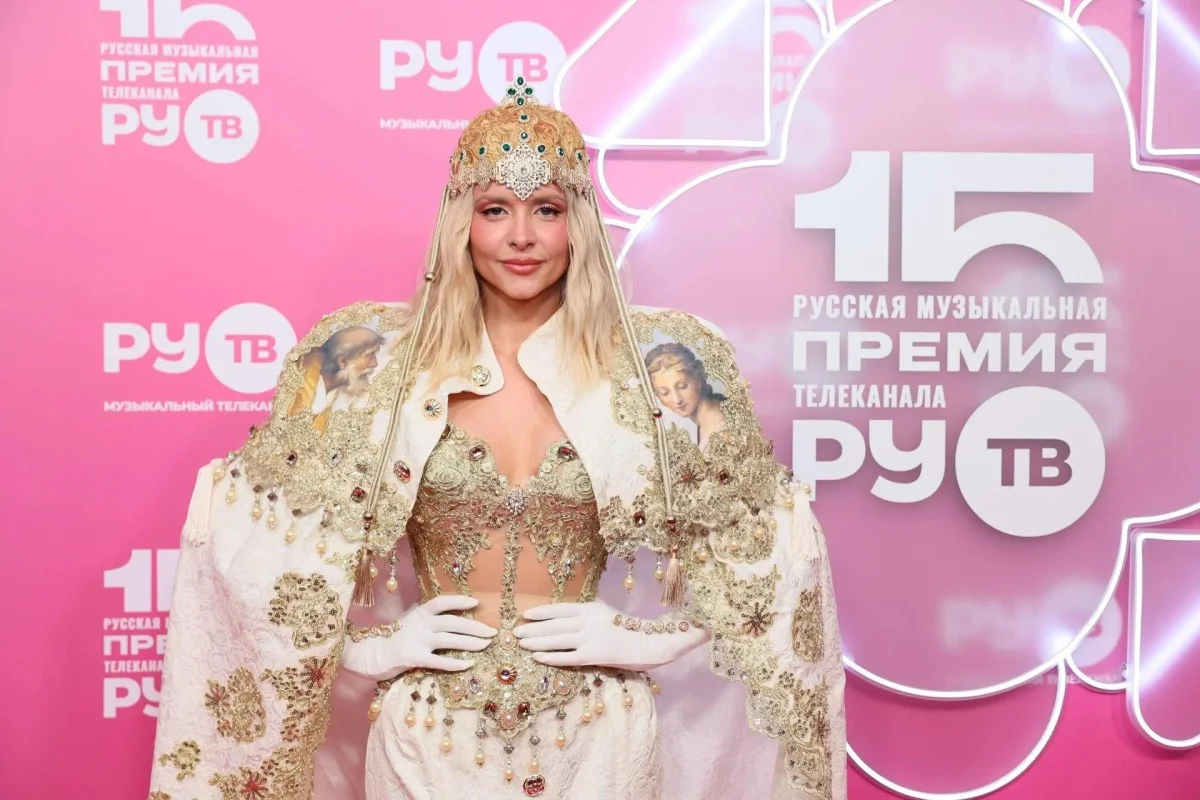 Самые красивые гостьи премии телеканала РУ.ТВ-2026 премия РУ.ТВ, красная дорожка, звезды, наряды, культурный код, Настасья Самбурская, Валя Карнавал, Zivert