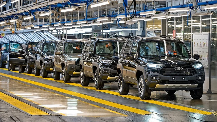 Кожаный салон для Niva Travel: лимитированная версия за 1,9 млн рублей Lada Niva Travel, спецверсия, натуральная кожа, АВТОВАЗ, внедорожник, лимитированная серия, цена, комплектация Техно, 2025
