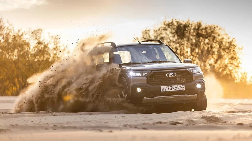 Кожаный салон для Niva Travel: лимитированная версия за 1,9 млн рублей Lada Niva Travel, спецверсия, натуральная кожа, АВТОВАЗ, внедорожник, лимитированная серия, цена, комплектация Техно, 2025