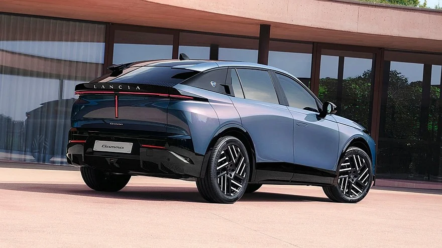Lancia Gamma: знакомый «суповой набор» в итальянской упаковке Lancia, Gamma, кроссовер, STLA Medium, гибрид, электромобиль, Stellantis, новинка, авто, DS 7