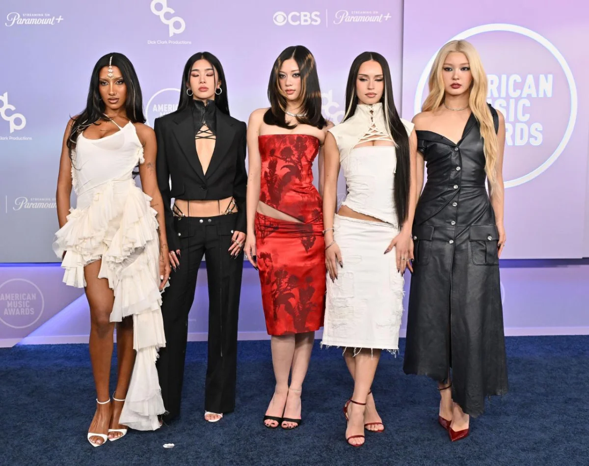 Звездные откровения на American Music Awards: от Тияны Тейлор до Pussycat Dolls American Music Awards, Тияна Тейлор, Хиллари Дафф, Pussycat Dolls, голые платья, звезды, премия, красная дорожка, BTS, Sabrina Carpenter