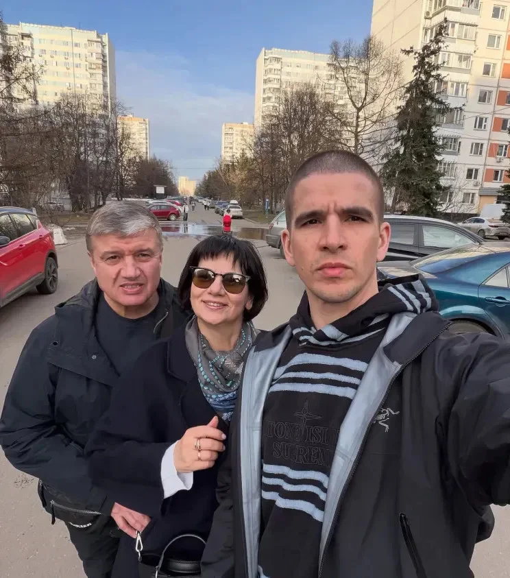 «Счастье — это семья»: Федук показал новые фото с дочерью и родителями Федук, семья, дочь, родители, Александра Новикова, фото, рэпер