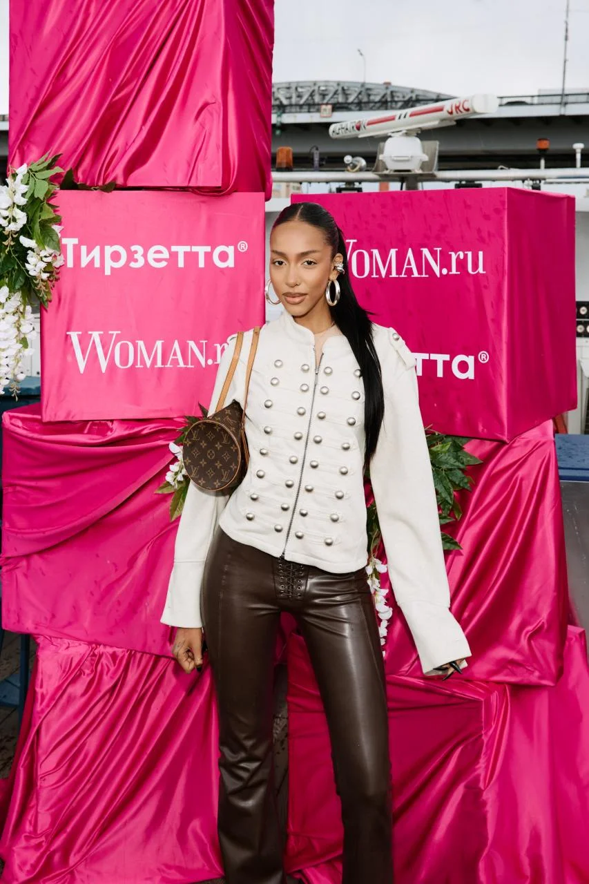 Розовый круиз Woman.ru: как звезды открывали летний сезон на Москве-реке Woman.ru, круиз, Москва-река, звезды, Полина Диброва, Анетта Орлова, Катя Кабак, светское мероприятие