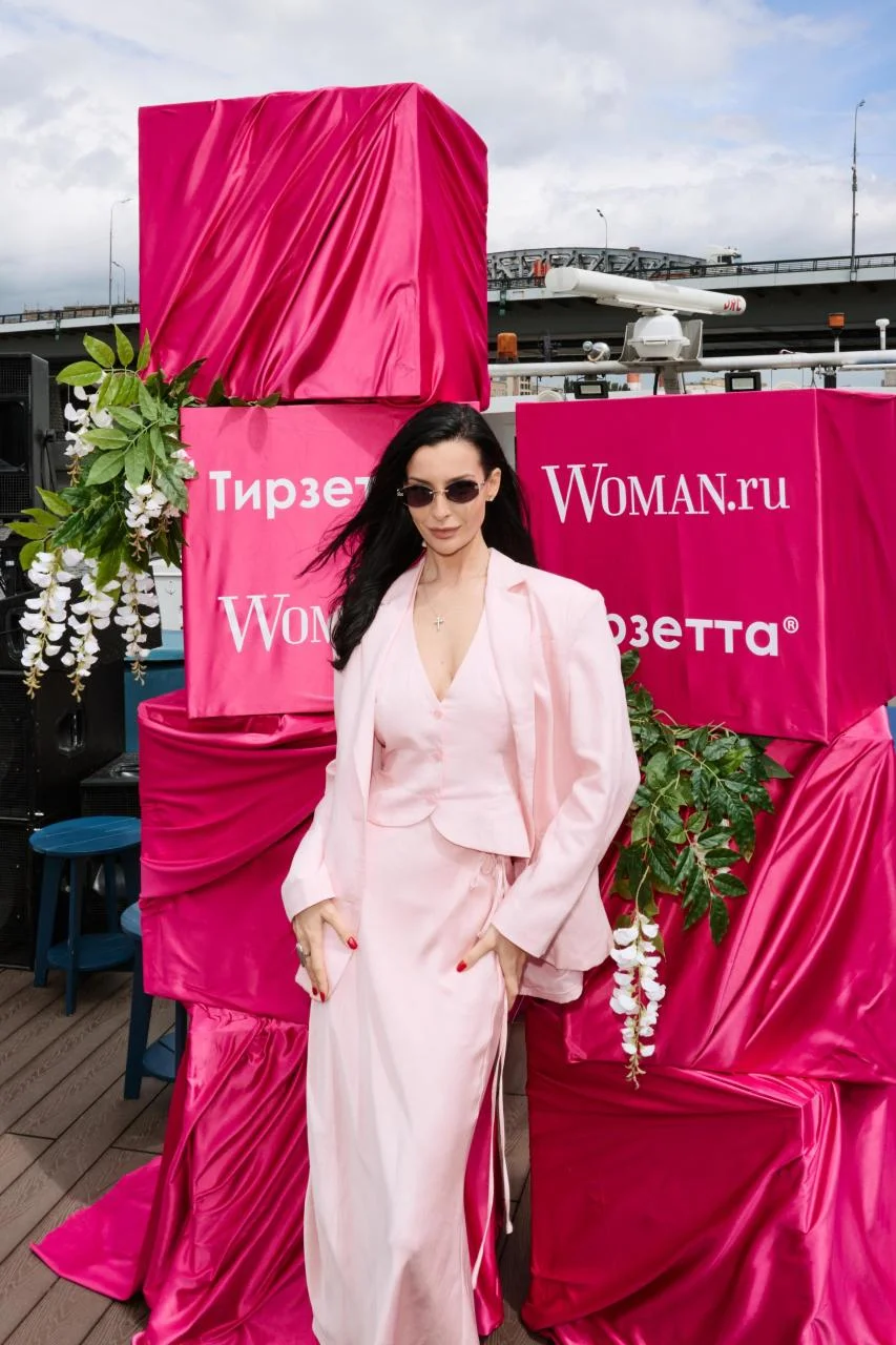 Розовый круиз Woman.ru: как звезды открывали летний сезон на Москве-реке Woman.ru, круиз, Москва-река, звезды, Полина Диброва, Анетта Орлова, Катя Кабак, светское мероприятие