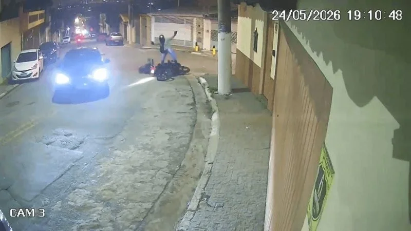«Попали не в ту машину»: в Бразилии грабители нарвались на вооруженного охранника Бразилия, Осаску, ограбление, мотоциклисты, перестрелка, охрана, криминал, видео
