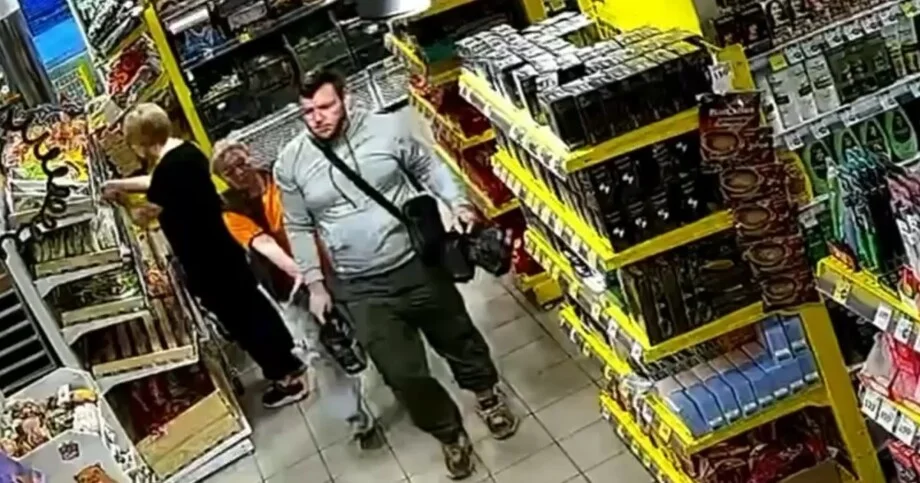 Грабители кофе в Москве: 9 пачек и 10 тысяч рублей