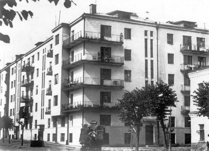 Московские прогулки: история в деталях Москва, история, архитектура, прогулки, старые фотографии, ГУМ, Красные ворота, Хамовники, Патриаршие пруды, Манеж