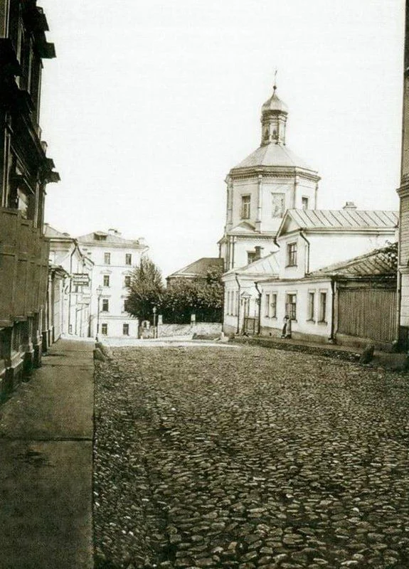 Московские прогулки: история в деталях Москва, история, архитектура, прогулки, старые фотографии, ГУМ, Красные ворота, Хамовники, Патриаршие пруды, Манеж