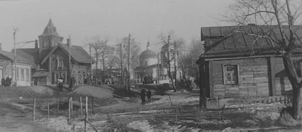 Московские прогулки: история в деталях Москва, история, архитектура, прогулки, старые фотографии, ГУМ, Красные ворота, Хамовники, Патриаршие пруды, Манеж