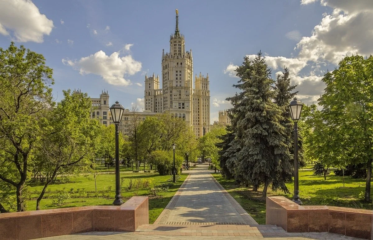 Московские прогулки: история в деталях Москва, история, архитектура, прогулки, старые фотографии, ГУМ, Красные ворота, Хамовники, Патриаршие пруды, Манеж