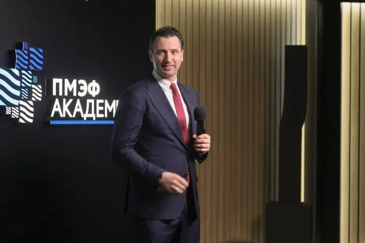 Школьница Собчак и бизнес-леди Ким: звездный старт ПМЭФ-2026 ПМЭФ-2026, знаменитости, Ксения Собчак