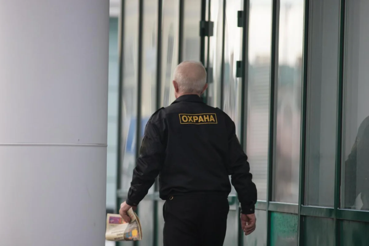 «Сдавала экзамен без трусов»: юристы — о незаконных досмотрах на ЕГЭ ЕГЭ, ОГЭ, права детей, юристы, досмотр, школа, образование