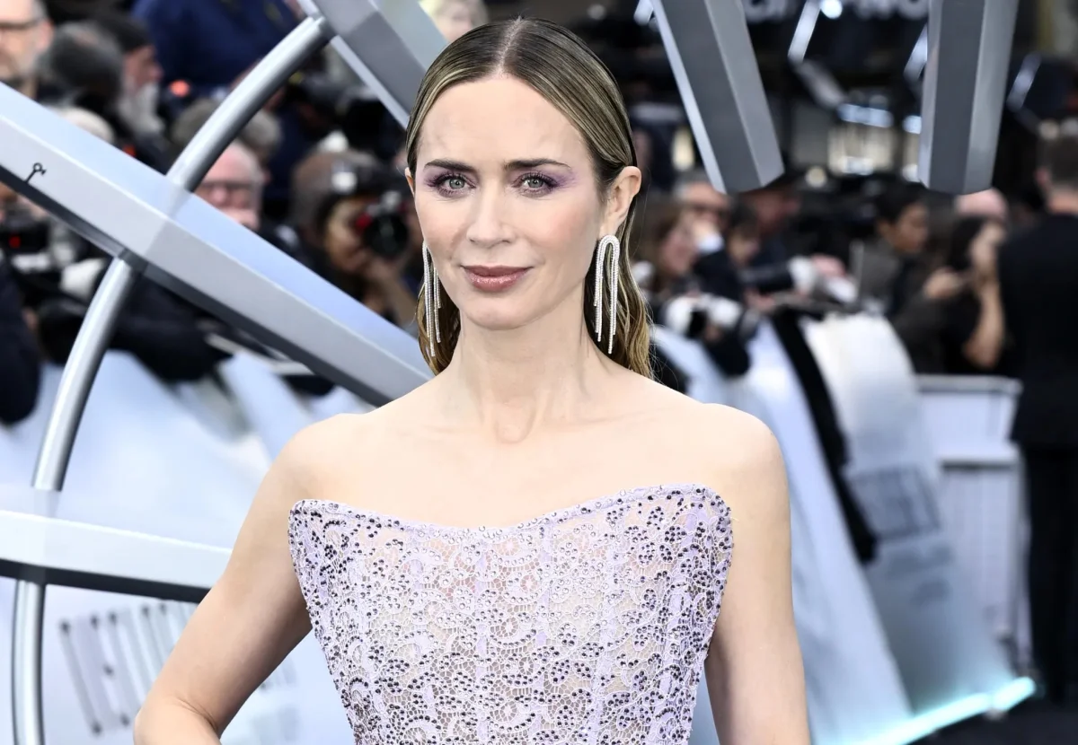 Эмили Блант и звёздный состав на премьере фильма Спилберга Эмили Блант, Стивен Спилберг, премьера, День раскрытия, знаменитости, мода