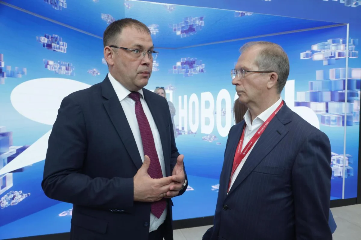 Как слово строит реальность: медиаинсталляция на ПМЭФ-2026 ПМЭФ, Шкулёв Холдинг, медиа, инсталляция, цифровое искусство, контент