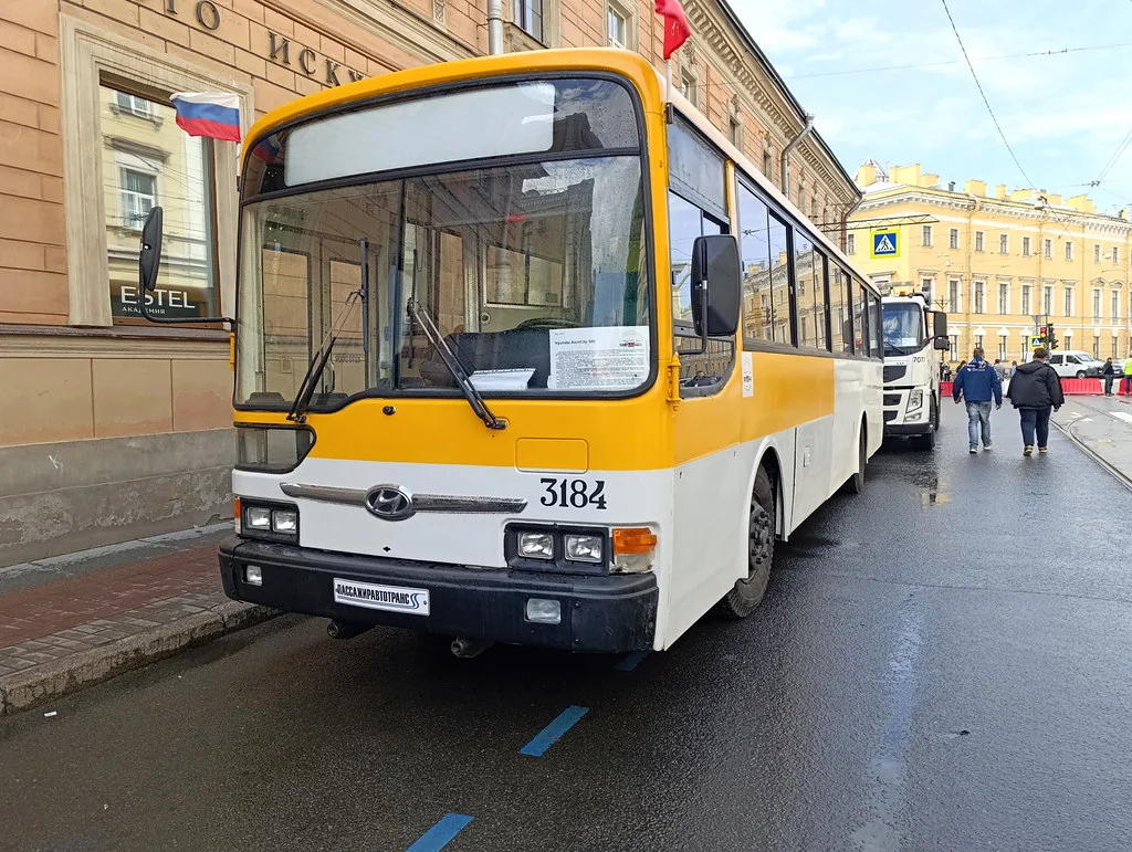 Парад ретро-транспорта 2026 в Петербурге: уникальные экспонаты ретро-транспорт, парад, Санкт-Петербург, автобусы, трамваи, троллейбусы, старые автомобили, 2026