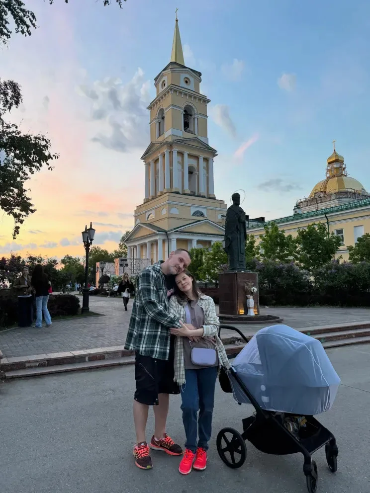 Мама с дипломом: Катерина Шпица окончила вуз с отличием, прилетев на защиту с младенцем Катерина Шпица, диплом, Пермь, институт культуры, защита, сын, Руслан Панов, актриса, новорождённый